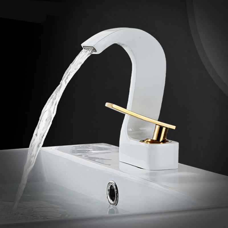 Modern Single Handle Sink Faucet Bathroom Brass Centered Faucet Clearhalo 'Bathroom Remodel & Bathroom Fixtures' 'Bathroom Sink Faucets' 'Bathroom Sinks & Faucet Components' 'bathroom_sink_faucets' 'Home Improvement' 'home_improvement' 'home_improvement_bathroom_sink_faucets' 1200x1200_03d83325-eafe-44dd-9855-53474a8ce1fe