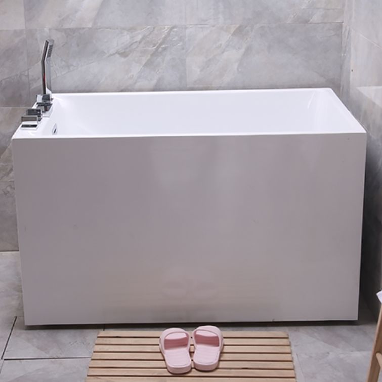 White Modern Bathtub Freestanding Acrylic Soaking Rectangular Bath Clearhalo 'Bathroom Remodel & Bathroom Fixtures' 'Bathtubs' 'Home Improvement' 'home_improvement' 'home_improvement_bathtubs' 'Showers & Bathtubs' 1200x1200_06c3a6ee-9949-46e3-87bc-dea76437f6e2