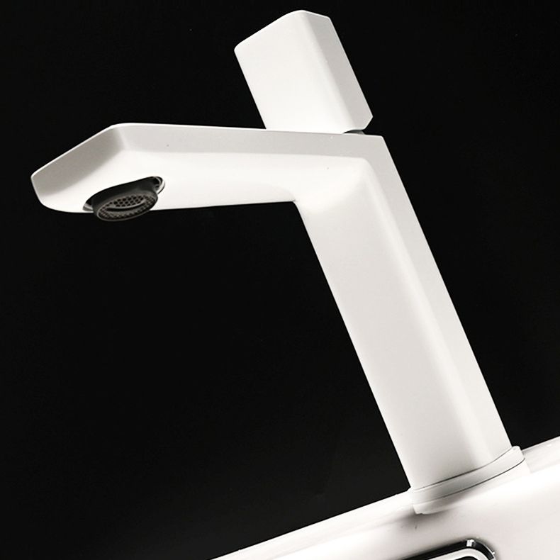 Modern Single Rotary Switch Standard Kitchen Faucet Low Profile Water Faucet Clearhalo 'Home Improvement' 'home_improvement' 'home_improvement_kitchen_faucets' 'Kitchen Faucets' 'Kitchen Remodel & Kitchen Fixtures' 'Kitchen Sinks & Faucet Components' 'kitchen_faucets' 1200x1200_06e345ba-25ee-455d-8ab5-4b49d62d3570