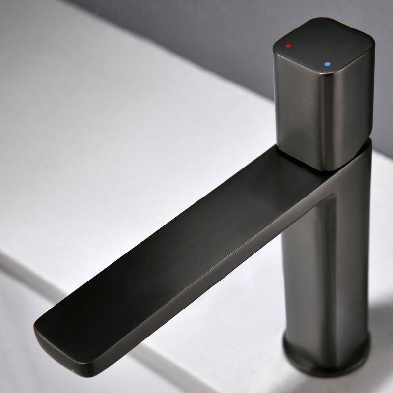 Modern Vessel Faucet Brass Lever Handles Low Arc Bathroom Sink Faucet Clearhalo 'Bathroom Remodel & Bathroom Fixtures' 'Bathroom Sink Faucets' 'Bathroom Sinks & Faucet Components' 'bathroom_sink_faucets' 'Home Improvement' 'home_improvement' 'home_improvement_bathroom_sink_faucets' 1200x1200_0a503d29-039c-435a-a36b-8a59ea21d485