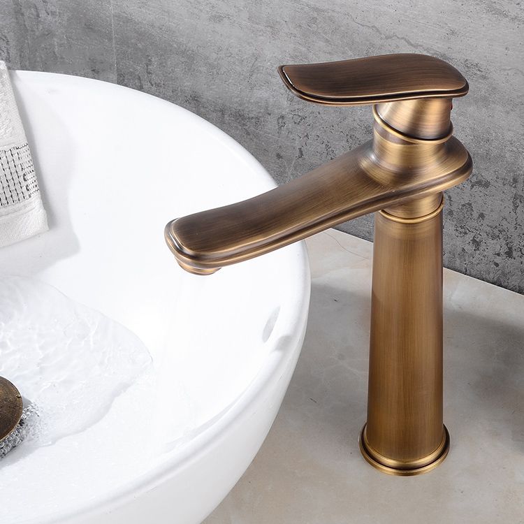 Country Wide Spread Bathroom Faucet Vintage Lever Lavatory Faucet Clearhalo 'Bathroom Remodel & Bathroom Fixtures' 'Bathroom Sink Faucets' 'Bathroom Sinks & Faucet Components' 'bathroom_sink_faucets' 'Home Improvement' 'home_improvement' 'home_improvement_bathroom_sink_faucets' 1200x1200_0b48ab29-f577-439c-aa2b-2ee7df6bdb62