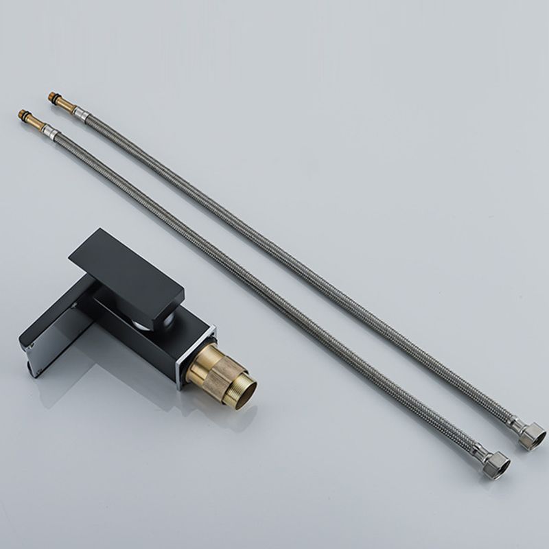 Contemporary Sink Faucet Solid Color Low Arc Bathroom Vessel Faucet Clearhalo 'Bathroom Remodel & Bathroom Fixtures' 'Bathroom Sink Faucets' 'Bathroom Sinks & Faucet Components' 'bathroom_sink_faucets' 'Home Improvement' 'home_improvement' 'home_improvement_bathroom_sink_faucets' 1200x1200_0d6fe629-5f18-4b39-990f-6551c35b64f2