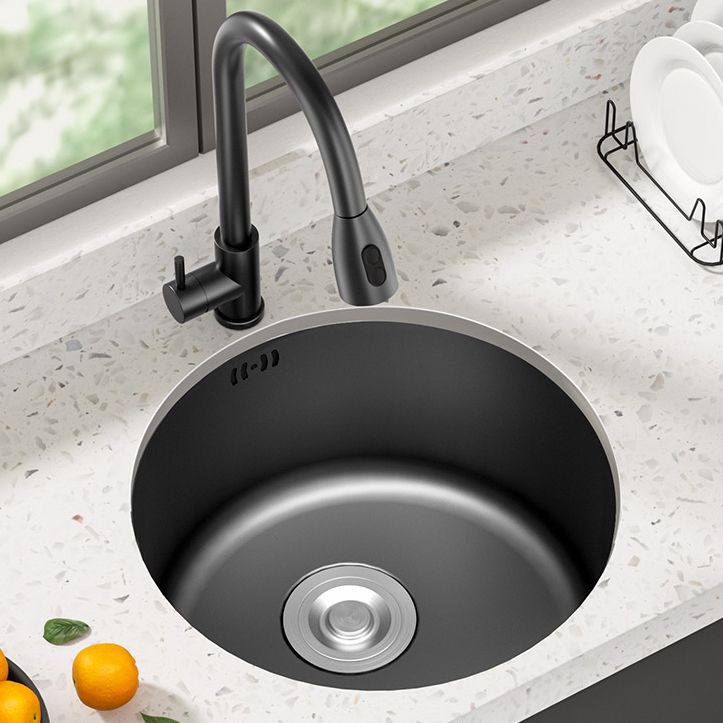 Single Bowl Stainless Steel Sink in black with Strainer Undermount Kitchen Sink Clearhalo 'Home Improvement' 'home_improvement' 'home_improvement_kitchen_sinks' 'Kitchen Remodel & Kitchen Fixtures' 'Kitchen Sinks & Faucet Components' 'Kitchen Sinks' 'kitchen_sinks' 1200x1200_0e5a2e93-a5df-4984-b859-1c4b21745bf3
