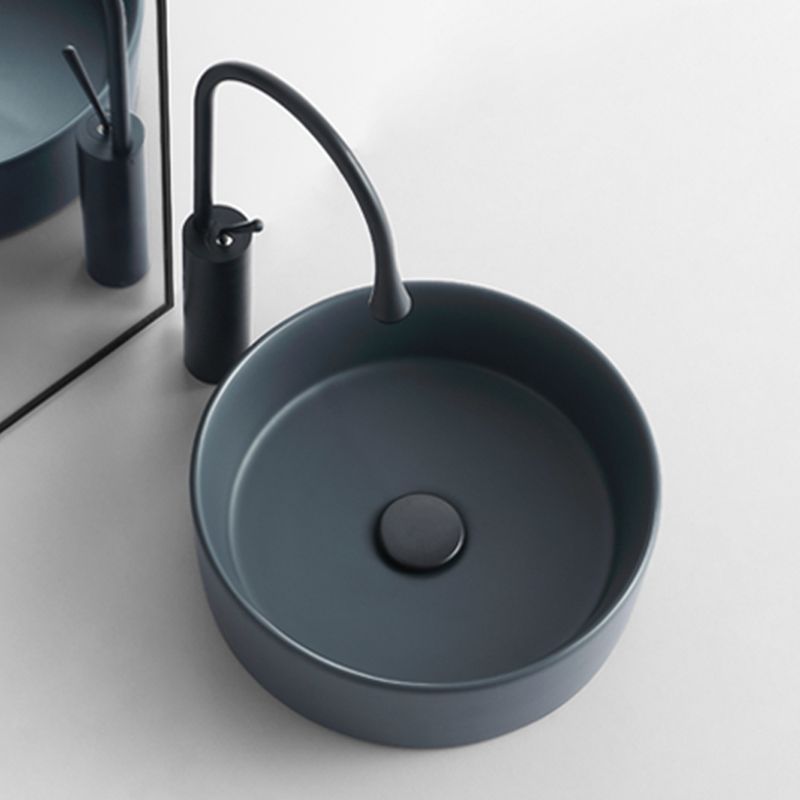 Modern Bathroom Sink Porcelain Round Vessel Sink with Pop-Up Drain Clearhalo 'Bathroom Remodel & Bathroom Fixtures' 'Bathroom Sinks & Faucet Components' 'Bathroom Sinks' 'bathroom_sink' 'Home Improvement' 'home_improvement' 'home_improvement_bathroom_sink' 1200x1200_0f1e3104-0ae8-4198-983a-249c0ca414b1