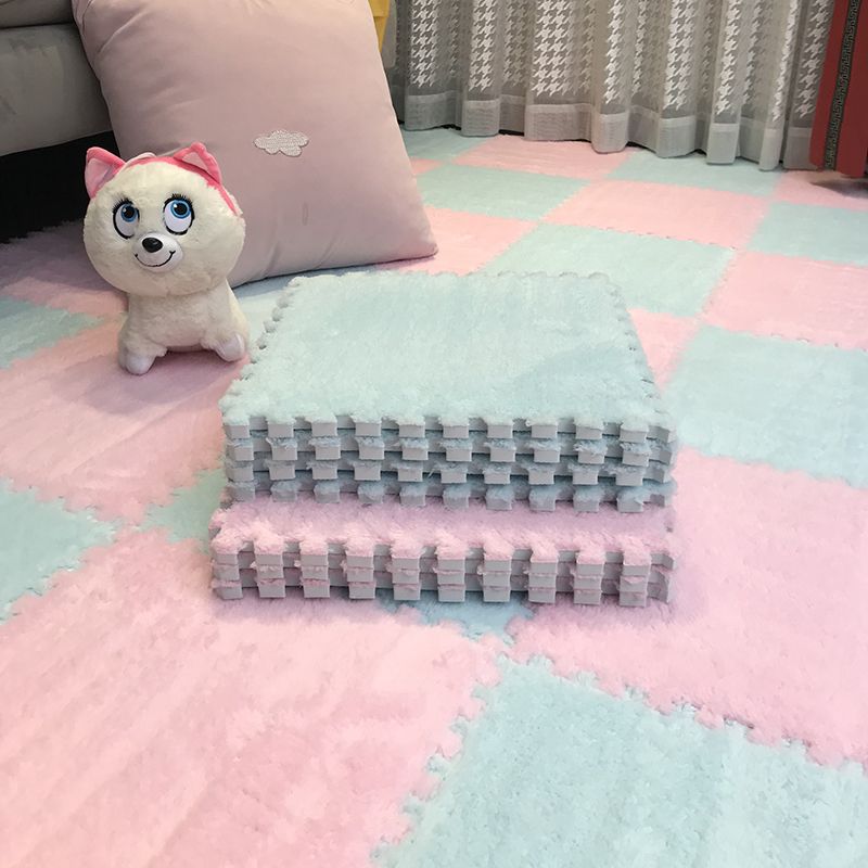 Interlocking Carpet Tiles Color Block Interlocking Carpet Floor Tile Clearhalo 'Carpet Tiles & Carpet Squares' 'carpet_tiles_carpet_squares' 'Flooring 'Home Improvement' 'home_improvement' 'home_improvement_carpet_tiles_carpet_squares' Walls and Ceiling' 1200x1200_10ecc9b3-0046-4736-8aae-6580ed8d0a5b