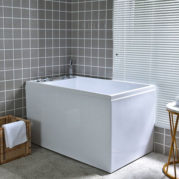 Freestanding Acrylic Bath Soaking White Modern Modern Center Bathtub Clearhalo 'Bathroom Remodel & Bathroom Fixtures' 'Bathtubs' 'Home Improvement' 'home_improvement' 'home_improvement_bathtubs' 'Showers & Bathtubs' 1200x1200_13e7f305-3319-410a-995f-48fd642d9a22