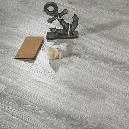 Brown Laminate Flooring Scratch Resistant Natural Oak Laminate with Click Lock Clearhalo 'Flooring 'Home Improvement' 'home_improvement' 'home_improvement_laminate_flooring' 'Laminate Flooring' 'laminate_flooring' Walls and Ceiling' 1200x1200_1896f5c0-3b08-416e-815f-134caca9c2ce