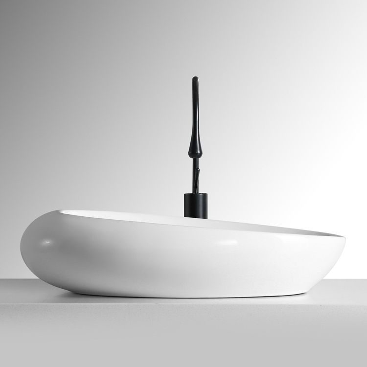 Modern Lever Handles Sink Faucet Gooseneck Circular Brass Bathroom Sink Faucet Clearhalo 'Bathroom Remodel & Bathroom Fixtures' 'Bathroom Sink Faucets' 'Bathroom Sinks & Faucet Components' 'bathroom_sink_faucets' 'Home Improvement' 'home_improvement' 'home_improvement_bathroom_sink_faucets' 1200x1200_2469c3fa-042f-44ba-9a5a-67ea14a97375