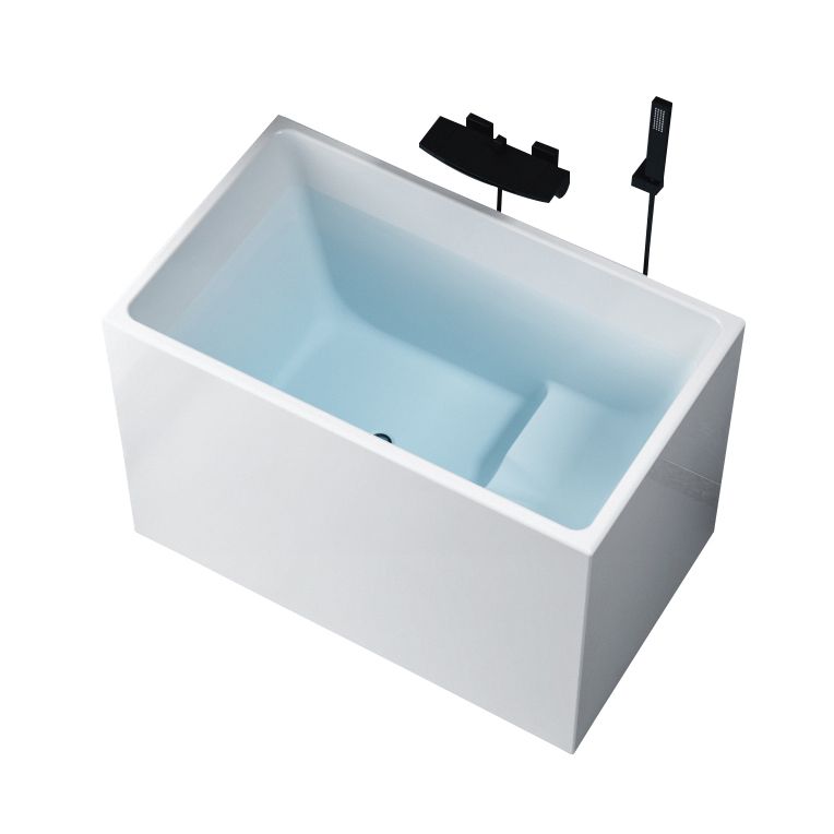 White Freestanding Bathtub Acrylic Soaking Rectangular Modern Bath Clearhalo 'Bathroom Remodel & Bathroom Fixtures' 'Bathtubs' 'Home Improvement' 'home_improvement' 'home_improvement_bathtubs' 'Showers & Bathtubs' 1200x1200_27be27fc-6983-4099-a60d-3794d79962cd