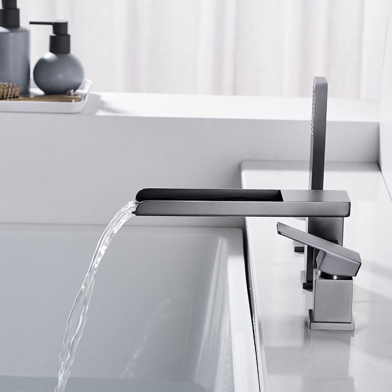 Modern Deck Mounted Copper Roman Tub Faucet Low Arc Tub Faucet Set Clearhalo 'Bathroom Remodel & Bathroom Fixtures' 'Bathtub Faucets' 'bathtub_faucets' 'Home Improvement' 'home_improvement' 'home_improvement_bathtub_faucets' 1200x1200_29a120ab-5cce-4715-9a26-8bc665be2d7d