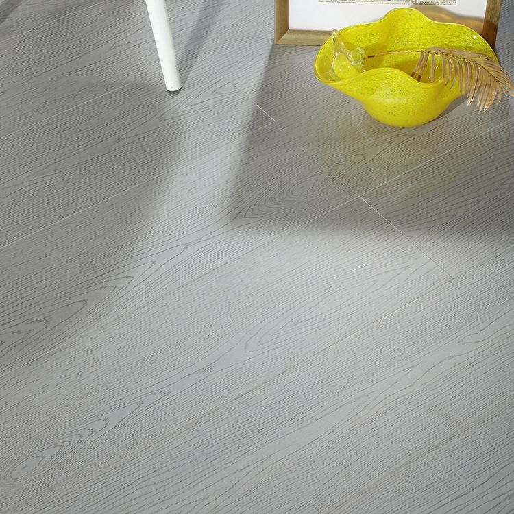 Modern Wood Laminate Floor Natural Oak Textured Laminate Flooring Clearhalo 'Flooring 'Home Improvement' 'home_improvement' 'home_improvement_laminate_flooring' 'Laminate Flooring' 'laminate_flooring' Walls and Ceiling' 1200x1200_2aa8a458-00e4-4095-9894-ab621ad62d00