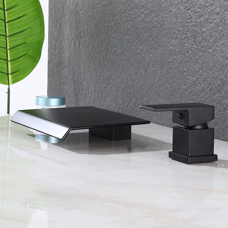 Modern Deck Mounted Metal Tub Filler Low Arc Faucet in Black/Gold Clearhalo 'Bathroom Remodel & Bathroom Fixtures' 'Bathtub Faucets' 'bathtub_faucets' 'Home Improvement' 'home_improvement' 'home_improvement_bathtub_faucets' 1200x1200_2bbb5198-b9e4-402f-838b-585a22acae55