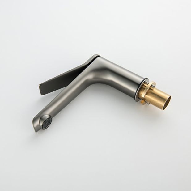 Circular Sink Faucet Scratch Resistant Single Lever Handle Vessel Sink Bathroom Faucet Clearhalo 'Bathroom Remodel & Bathroom Fixtures' 'Bathroom Sink Faucets' 'Bathroom Sinks & Faucet Components' 'bathroom_sink_faucets' 'Home Improvement' 'home_improvement' 'home_improvement_bathroom_sink_faucets' 1200x1200_2cb6ef30-dd7d-4c75-b317-6fdc87c56c2f