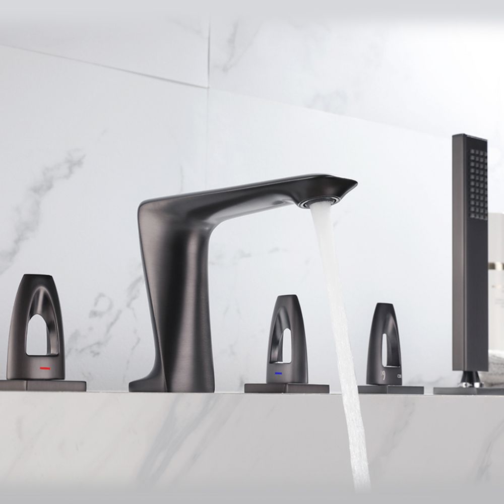 Modern Bathtub Faucet Flush Mounted Shower Head Rod Handle Faucet Clearhalo 'Bathroom Remodel & Bathroom Fixtures' 'Bathtub Faucets' 'bathtub_faucets' 'Home Improvement' 'home_improvement' 'home_improvement_bathtub_faucets' 1200x1200_2d818938-6be5-4230-847d-737969e0985a