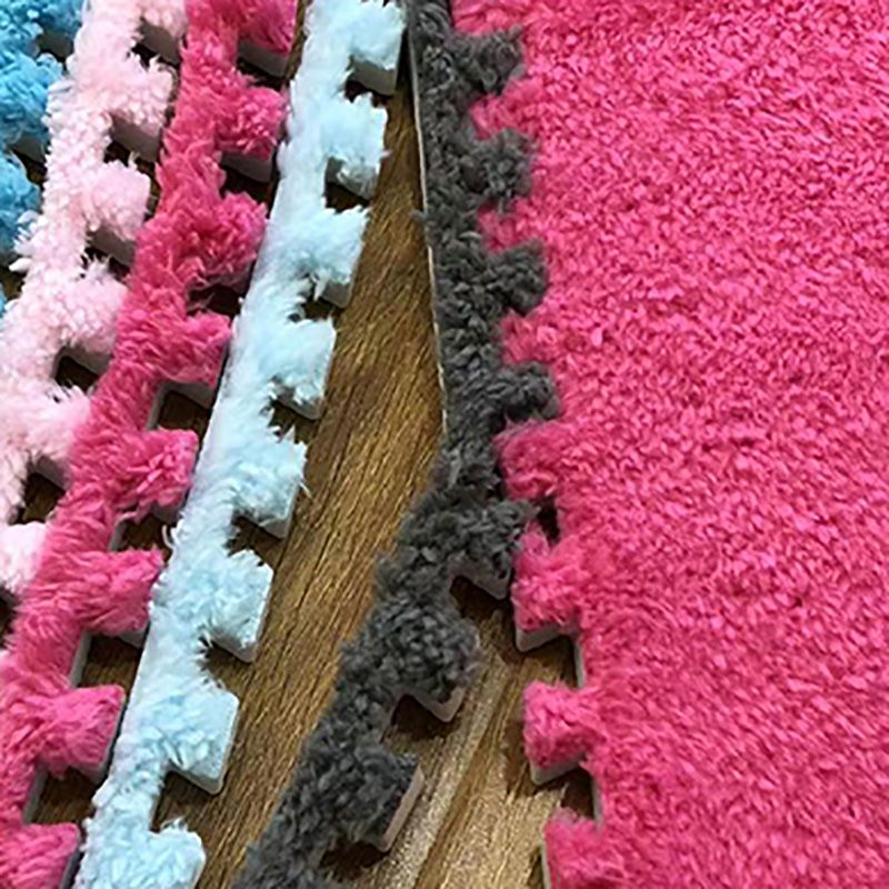 Modern Carpet Floor Tile Plush Cut Interlocking Non-Skid Tiles and Carpet Clearhalo 'Carpet Tiles & Carpet Squares' 'carpet_tiles_carpet_squares' 'Flooring 'Home Improvement' 'home_improvement' 'home_improvement_carpet_tiles_carpet_squares' Walls and Ceiling' 1200x1200_3109facc-41a3-4567-8c07-fb5ffb1a170a