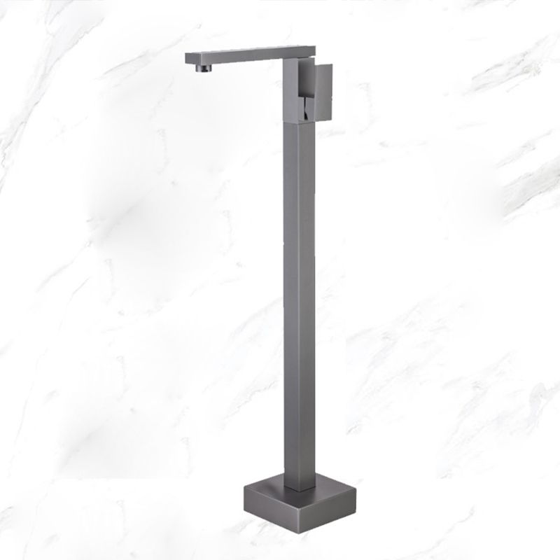 Floor Mounted Metal Freestanding Tub Filler Low Arc Freestanding Tub Filler Trim Clearhalo 'Bathroom Remodel & Bathroom Fixtures' 'Bathtub Faucets' 'bathtub_faucets' 'Home Improvement' 'home_improvement' 'home_improvement_bathtub_faucets' 1200x1200_317618ec-90e3-44d2-8b14-4174fb4dded4