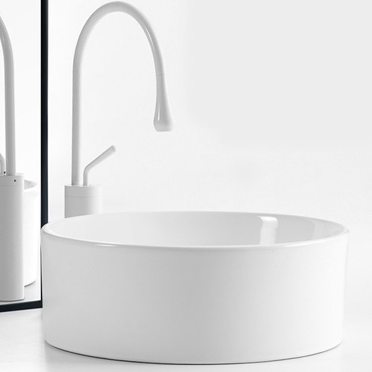 Bathroom Sink Oval Ceramic Basin Bathroom Sink with Drain Assembly Clearhalo 'Bathroom Remodel & Bathroom Fixtures' 'Bathroom Sinks & Faucet Components' 'Bathroom Sinks' 'bathroom_sink' 'Home Improvement' 'home_improvement' 'home_improvement_bathroom_sink' 1200x1200_3978b09f-467f-4e1b-856b-cba7042feaa8