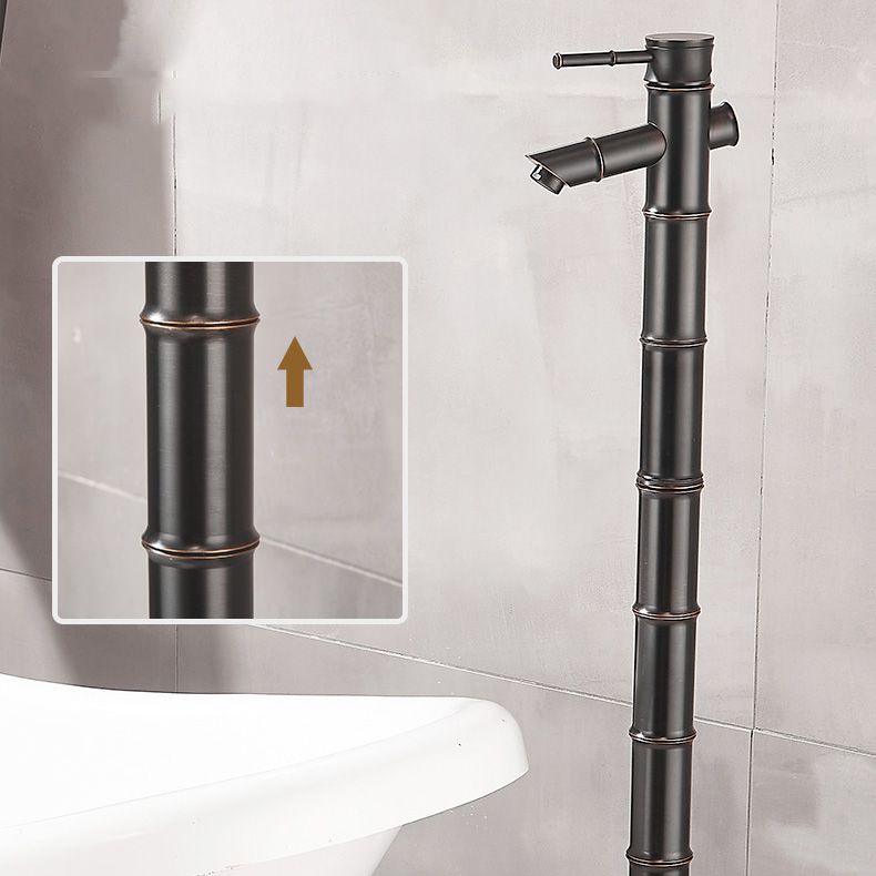 Modern Freestanding Bathtub Faucet Brass Floor Mount Free Standing Tub Filler Faucet Clearhalo 'Bathroom Remodel & Bathroom Fixtures' 'Bathtub Faucets' 'bathtub_faucets' 'Home Improvement' 'home_improvement' 'home_improvement_bathtub_faucets' 1200x1200_3ba54498-e49a-4dd6-9a51-9863ccf387af