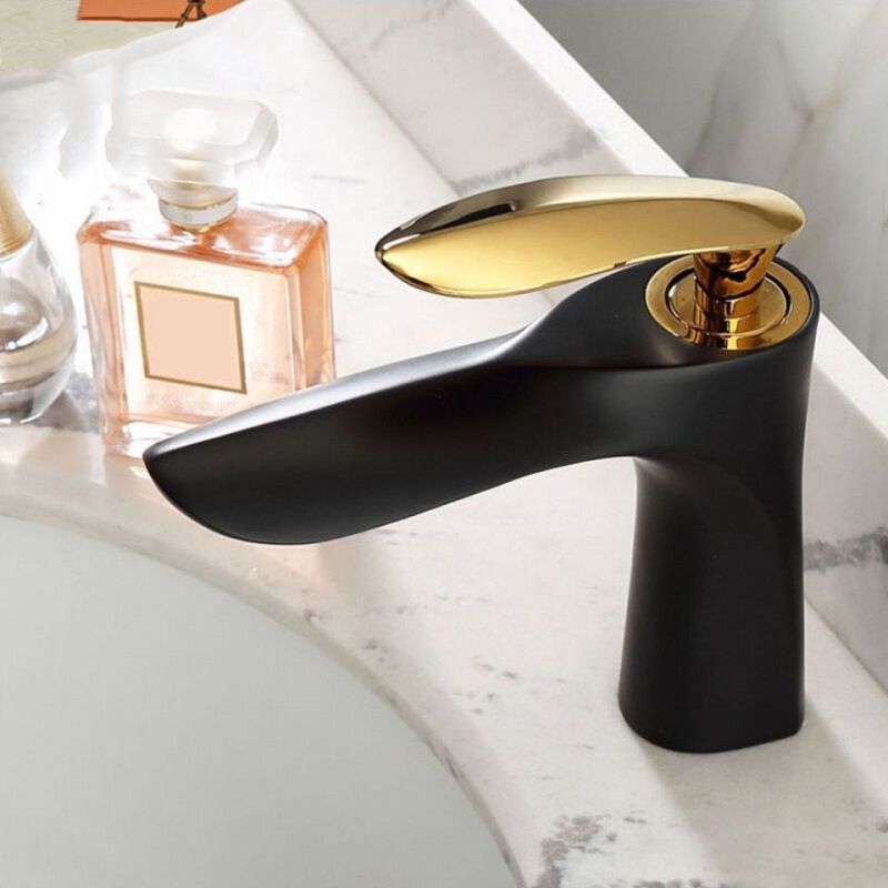 Glam Style Faucet One Lever Handle Vessel Sink Bathroom Faucet Clearhalo 'Bathroom Remodel & Bathroom Fixtures' 'Bathroom Sink Faucets' 'Bathroom Sinks & Faucet Components' 'bathroom_sink_faucets' 'Home Improvement' 'home_improvement' 'home_improvement_bathroom_sink_faucets' 1200x1200_3cfc2ce0-f452-48cb-9293-2157ab627dcf