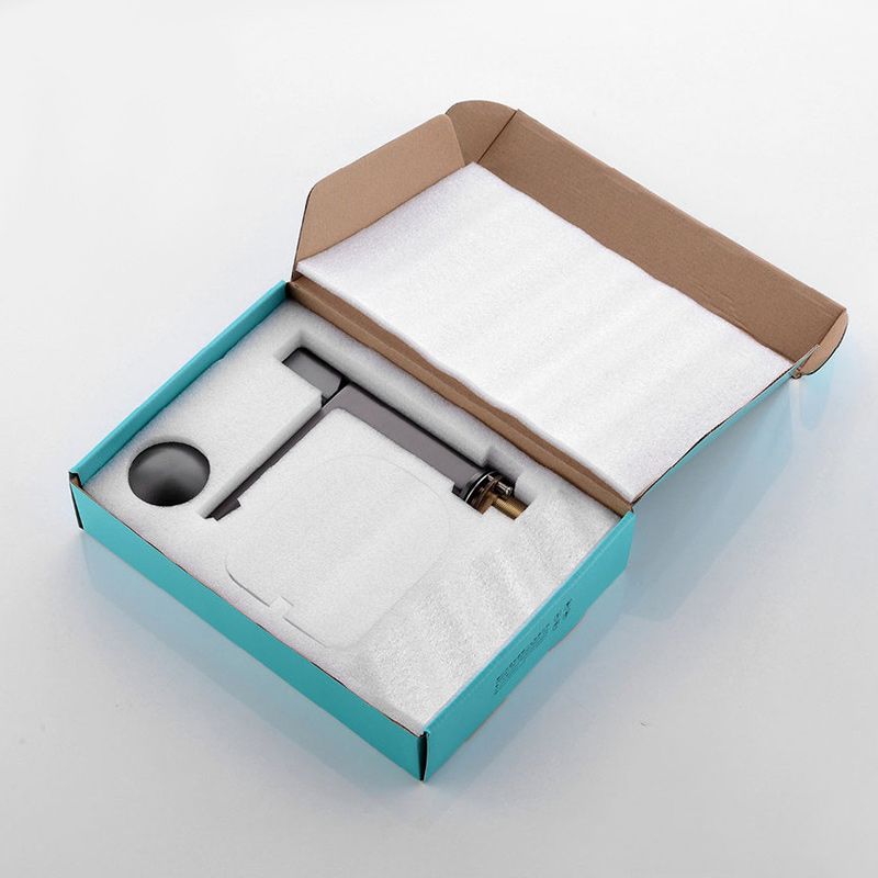 Modern Vessel Faucet Brass Lever Handles Low Arc Bathroom Sink Faucet Clearhalo 'Bathroom Remodel & Bathroom Fixtures' 'Bathroom Sink Faucets' 'Bathroom Sinks & Faucet Components' 'bathroom_sink_faucets' 'Home Improvement' 'home_improvement' 'home_improvement_bathroom_sink_faucets' 1200x1200_3e11ff00-95ff-493d-b403-23a9d82a4561