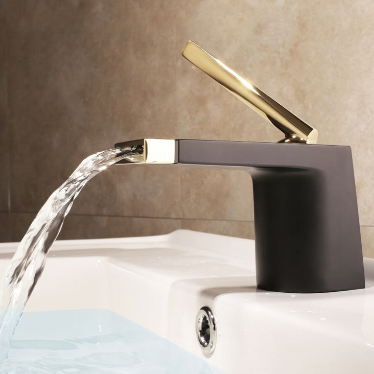 Contemporary Deck Mounted Metal Roman Tub Faucet Low Arc Roman Tub Faucet Set Clearhalo 'Bathroom Remodel & Bathroom Fixtures' 'Bathtub Faucets' 'bathtub_faucets' 'Home Improvement' 'home_improvement' 'home_improvement_bathtub_faucets' 1200x1200_3e35b8fe-57c8-438b-8914-424a1a100083