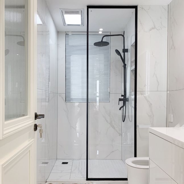 Black Full Frame Fixed Shower Screen Half Partition Shower Door Clearhalo 'Bathroom Remodel & Bathroom Fixtures' 'Home Improvement' 'home_improvement' 'home_improvement_shower_tub_doors' 'Shower and Tub Doors' 'shower_tub_doors' 'Showers & Bathtubs' 1200x1200_41c0432a-7d28-4a8b-958a-68578817154d