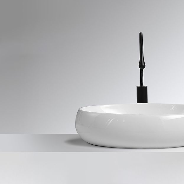 Traditional Vessel Lavatory Sink Oval Porcelain with Pop-Up Drain Basin Sink Clearhalo 'Bathroom Remodel & Bathroom Fixtures' 'Bathroom Sinks & Faucet Components' 'Bathroom Sinks' 'bathroom_sink' 'Home Improvement' 'home_improvement' 'home_improvement_bathroom_sink' 1200x1200_45b3b6ea-d421-470d-aba1-3d8fcf07e057