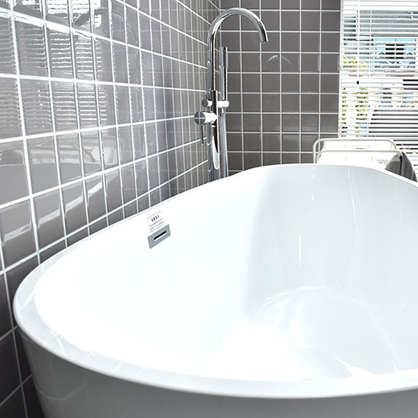 Modern Antique Finish Bathtub Soaking Back to Wall Oval Bath Tub Clearhalo 'Bathroom Remodel & Bathroom Fixtures' 'Bathtubs' 'Home Improvement' 'home_improvement' 'home_improvement_bathtubs' 'Showers & Bathtubs' 1200x1200_4765056b-2020-4ff8-8913-d028bd153b43