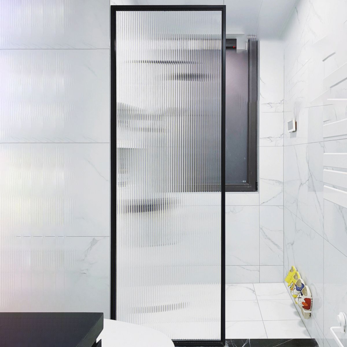 Tempered Glass Fixed Shower Screen with Extremely Narrow Stainless Steel Frame Clearhalo 'Bathroom Remodel & Bathroom Fixtures' 'Home Improvement' 'home_improvement' 'home_improvement_shower_tub_doors' 'Shower and Tub Doors' 'shower_tub_doors' 'Showers & Bathtubs' 1200x1200_47e70eb3-6a2d-4018-b29a-df8848cf1040