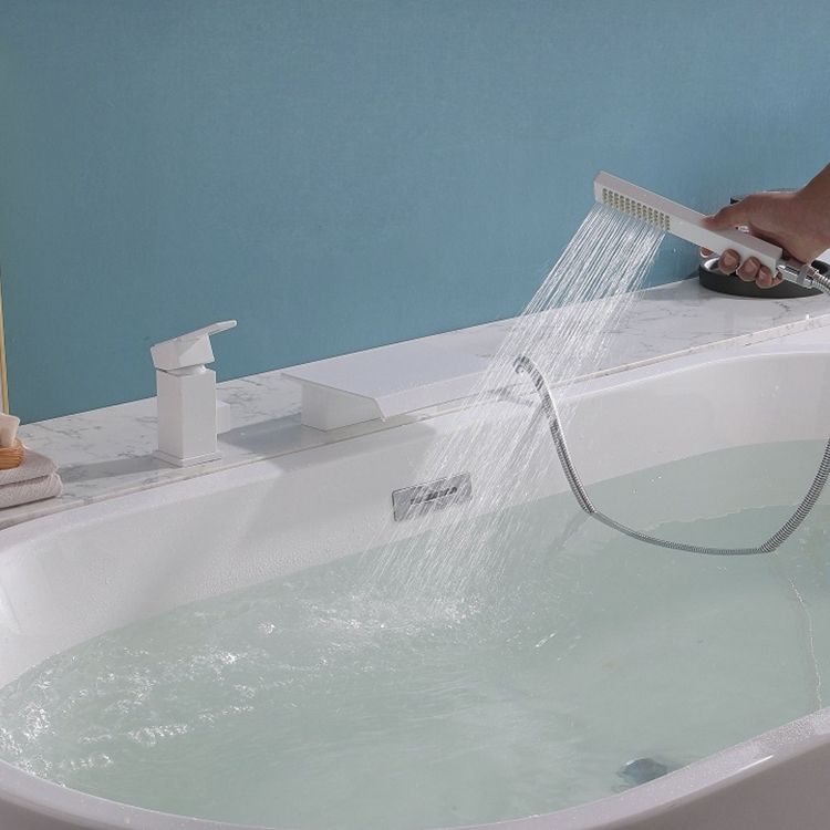 Modern Style Roman Tub Filler Deck-Mount Low Arc Copper Roman Tub Filler Clearhalo 'Bathroom Remodel & Bathroom Fixtures' 'Bathtub Faucets' 'bathtub_faucets' 'Home Improvement' 'home_improvement' 'home_improvement_bathtub_faucets' 1200x1200_4923f218-78f1-4073-9414-b7abbdc17c8b