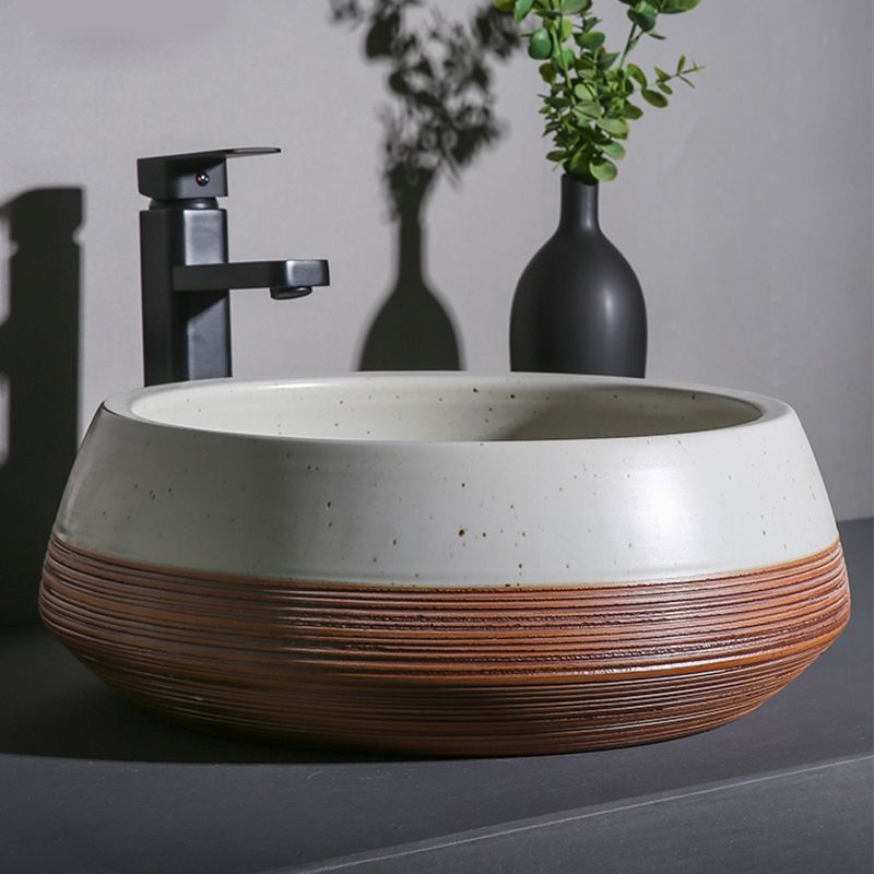 Traditional Bathroom Sink Porcelain Round Vessel with Pop-Up Drain Clearhalo 'Bathroom Remodel & Bathroom Fixtures' 'Bathroom Sinks & Faucet Components' 'Bathroom Sinks' 'bathroom_sink' 'Home Improvement' 'home_improvement' 'home_improvement_bathroom_sink' 1200x1200_4c397f56-a31c-4e22-a38b-79c121e84093