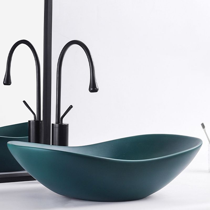 Modern Bathroom Sink Oval Bathroom Sink Overflow with Basin and Faucet Clearhalo 'Bathroom Remodel & Bathroom Fixtures' 'Bathroom Sinks & Faucet Components' 'Bathroom Sinks' 'bathroom_sink' 'Home Improvement' 'home_improvement' 'home_improvement_bathroom_sink' 1200x1200_509ce9b1-b9e2-4fb5-8b04-a930cbce5407