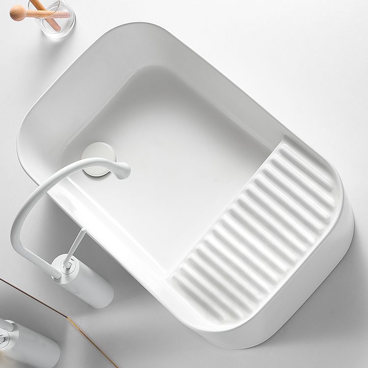 Modern Bathroom Sink Rectangular Porcelain Vessel Sink with Pop-Up Drain Clearhalo 'Bathroom Remodel & Bathroom Fixtures' 'Bathroom Sinks & Faucet Components' 'Bathroom Sinks' 'bathroom_sink' 'Home Improvement' 'home_improvement' 'home_improvement_bathroom_sink' 1200x1200_51bd3b1f-152d-461c-845b-9532d4526af4