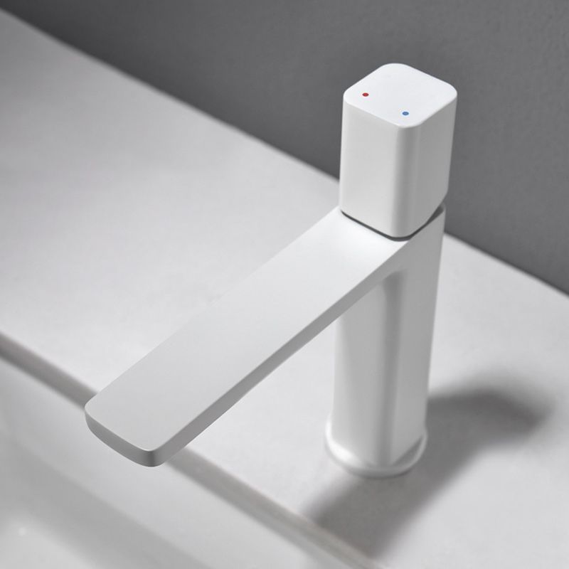 Modern Vessel Faucet Brass Lever Handles Low Arc Bathroom Sink Faucet Clearhalo 'Bathroom Remodel & Bathroom Fixtures' 'Bathroom Sink Faucets' 'Bathroom Sinks & Faucet Components' 'bathroom_sink_faucets' 'Home Improvement' 'home_improvement' 'home_improvement_bathroom_sink_faucets' 1200x1200_6059ad6f-818d-4e6a-a2fd-60b144ee0030