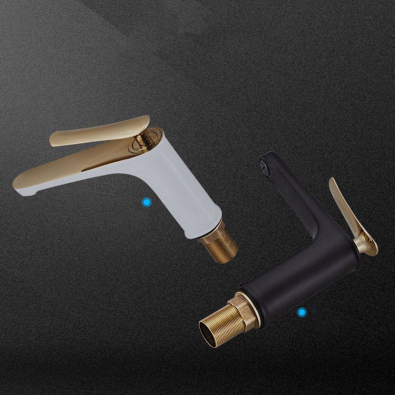 Luxury 1 Handle Sink Bathroom Faucet Circular Brass Basin Faucet with Water Hose Clearhalo 'Bathroom Remodel & Bathroom Fixtures' 'Bathroom Sink Faucets' 'Bathroom Sinks & Faucet Components' 'bathroom_sink_faucets' 'Home Improvement' 'home_improvement' 'home_improvement_bathroom_sink_faucets' 1200x1200_60bb840d-c73a-4c19-b719-c30cf2599731