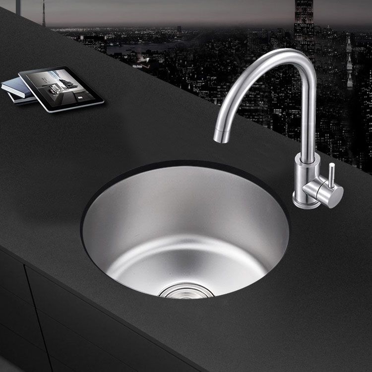 Round Stainless Steel Sink Single Bowl Undermount Sink with Basket Strainer Clearhalo 'Home Improvement' 'home_improvement' 'home_improvement_kitchen_sinks' 'Kitchen Remodel & Kitchen Fixtures' 'Kitchen Sinks & Faucet Components' 'Kitchen Sinks' 'kitchen_sinks' 1200x1200_644e9d15-9a48-47f5-b1c7-b23465a226bc
