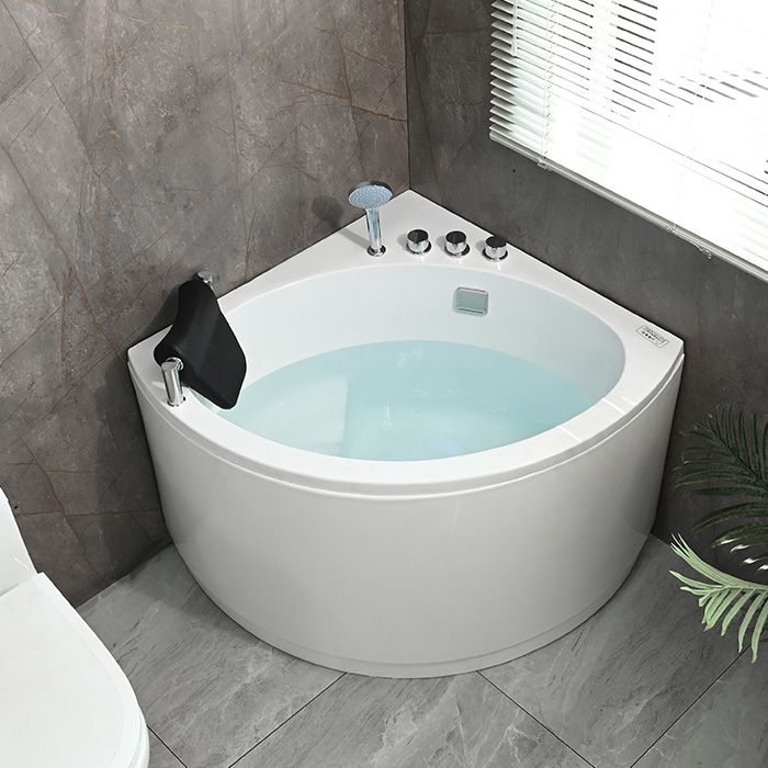 Modern Corner White Bath Acrylic Soaking Center-Back Bathtub Clearhalo 'Bathroom Remodel & Bathroom Fixtures' 'Bathtubs' 'Home Improvement' 'home_improvement' 'home_improvement_bathtubs' 'Showers & Bathtubs' 1200x1200_650a5ad3-7fd5-420d-ba58-cd6958ccdb94