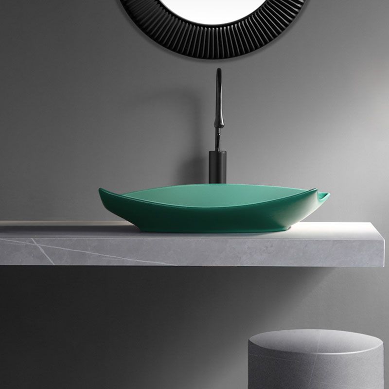 Modern Bathroom Sink Porcelain Specialty Vessel Bathroom Sink with Pop-Up Drain Clearhalo 'Bathroom Remodel & Bathroom Fixtures' 'Bathroom Sinks & Faucet Components' 'Bathroom Sinks' 'bathroom_sink' 'Home Improvement' 'home_improvement' 'home_improvement_bathroom_sink' 1200x1200_67f7703f-cdda-4333-892d-ceaee9ee9fa3