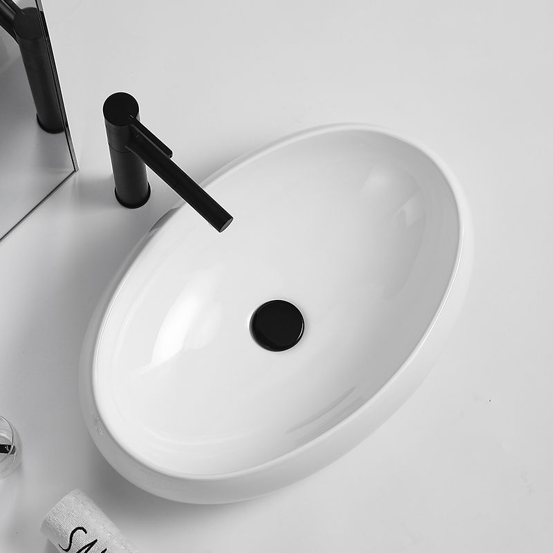 Traditional Vessel Lavatory Sink Oval Porcelain with Pop-Up Drain Basin Sink Clearhalo 'Bathroom Remodel & Bathroom Fixtures' 'Bathroom Sinks & Faucet Components' 'Bathroom Sinks' 'bathroom_sink' 'Home Improvement' 'home_improvement' 'home_improvement_bathroom_sink' 1200x1200_6b667742-d00e-4d7c-b310-7cf945ee1a4f