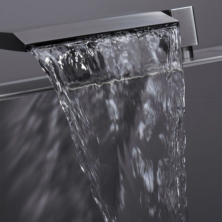 Deck Mounted Copper Roman Tub Faucet Waterfall Low Arc Roman Tub Faucet Set Clearhalo 'Bathroom Remodel & Bathroom Fixtures' 'Bathtub Faucets' 'bathtub_faucets' 'Home Improvement' 'home_improvement' 'home_improvement_bathtub_faucets' 1200x1200_6dddca5f-72c6-4ea8-8719-9ea530fae6ff