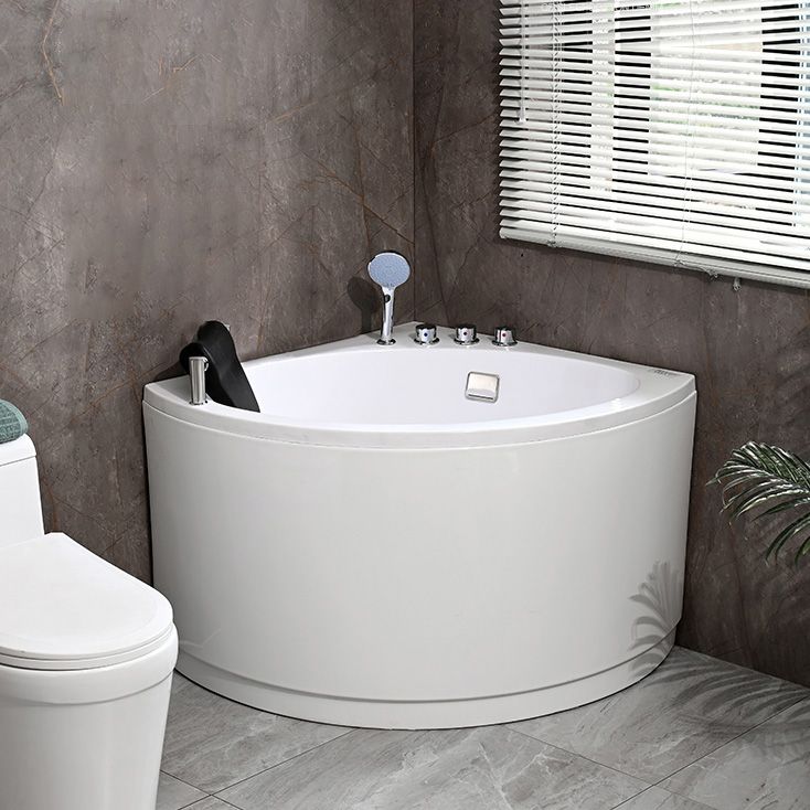 Modern Corner White Bath Acrylic Soaking Center-Back Bathtub Clearhalo 'Bathroom Remodel & Bathroom Fixtures' 'Bathtubs' 'Home Improvement' 'home_improvement' 'home_improvement_bathtubs' 'Showers & Bathtubs' 1200x1200_6e28a136-3af8-4318-80e3-75114890735f