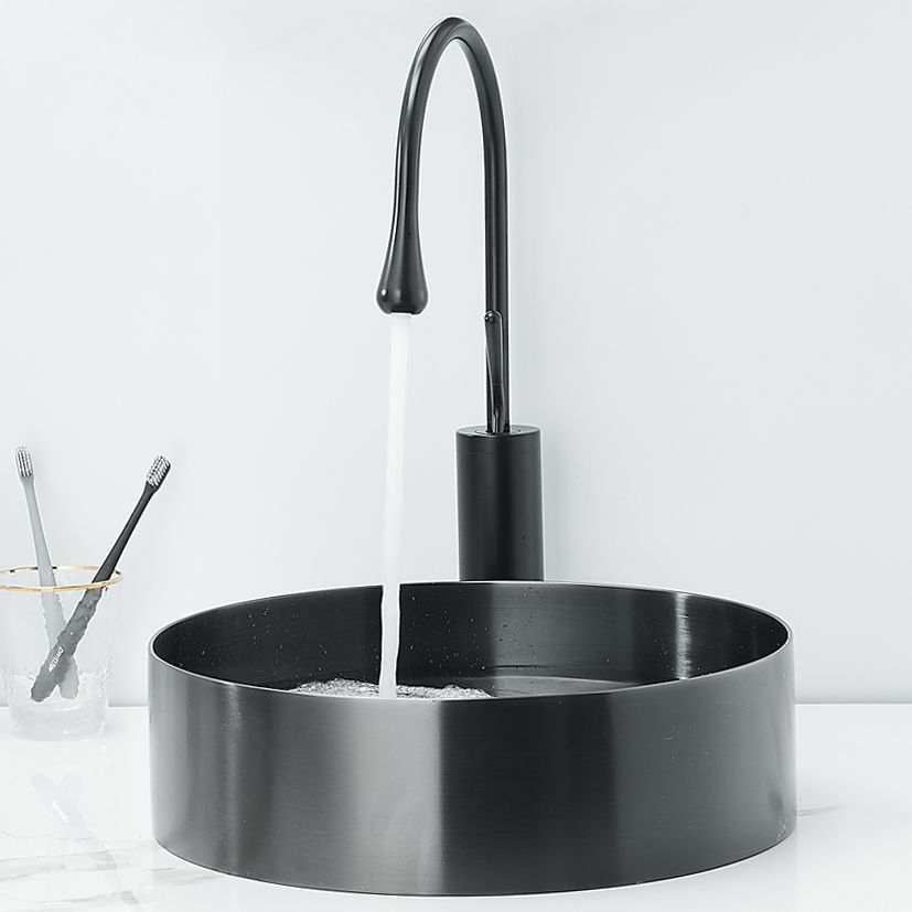 Modern Basin Sink Metal Round with Pop-Up Drain and Faucet Vessel Bathroom Sink Clearhalo 'Bathroom Remodel & Bathroom Fixtures' 'Bathroom Sinks & Faucet Components' 'Bathroom Sinks' 'bathroom_sink' 'Home Improvement' 'home_improvement' 'home_improvement_bathroom_sink' 1200x1200_73469331-31d2-456e-9b70-a5bd9f4a720e
