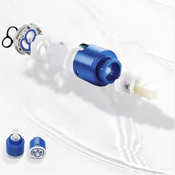 Contemporary Retractable Faucet Copper Single Handle High Arc Faucet for Kitchen Clearhalo 'Home Improvement' 'home_improvement' 'home_improvement_kitchen_faucets' 'Kitchen Faucets' 'Kitchen Remodel & Kitchen Fixtures' 'Kitchen Sinks & Faucet Components' 'kitchen_faucets' 1200x1200_788dd22b-b8c1-4c53-83dd-5d07d42383f0