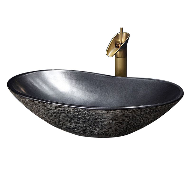 Traditional Vessel Bathroom Sink Oval Porcelain with Overflow and Drain Assembly Vessel Clearhalo 'Bathroom Remodel & Bathroom Fixtures' 'Bathroom Sinks & Faucet Components' 'Bathroom Sinks' 'bathroom_sink' 'Home Improvement' 'home_improvement' 'home_improvement_bathroom_sink' 1200x1200_7c11fc39-3797-4e1d-9f48-aba800f67364
