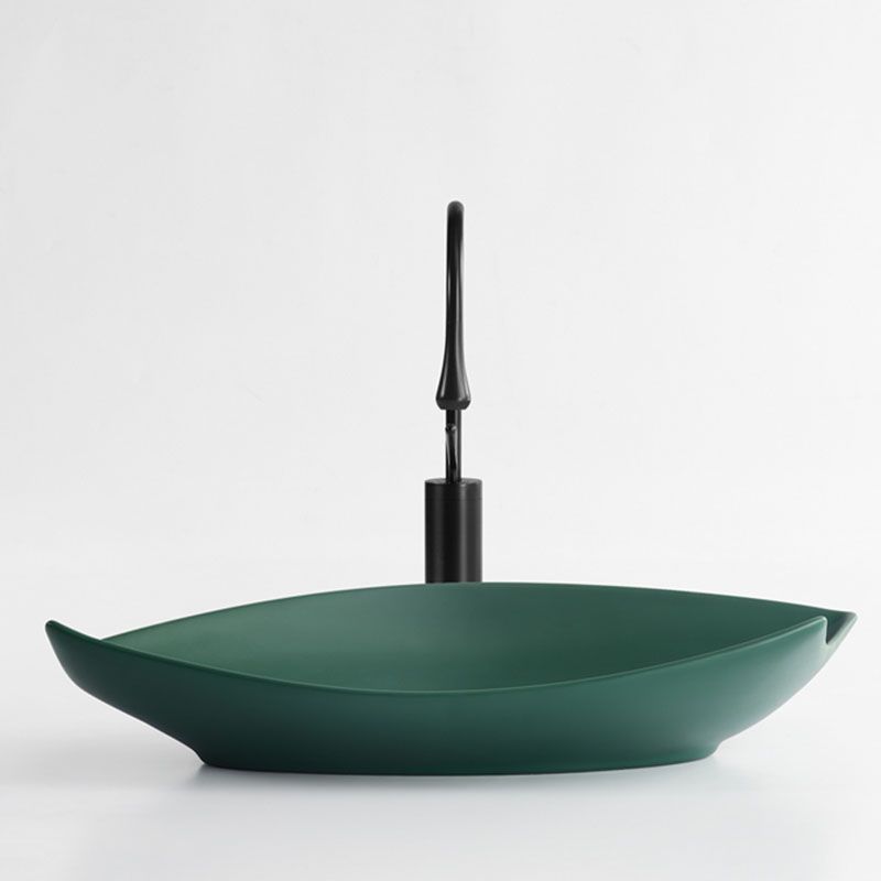 Modern Bathroom Sink Porcelain Specialty Vessel Bathroom Sink with Pop-Up Drain Clearhalo 'Bathroom Remodel & Bathroom Fixtures' 'Bathroom Sinks & Faucet Components' 'Bathroom Sinks' 'bathroom_sink' 'Home Improvement' 'home_improvement' 'home_improvement_bathroom_sink' 1200x1200_7c1c6dad-e4ce-46d7-8e28-19775f1250ae