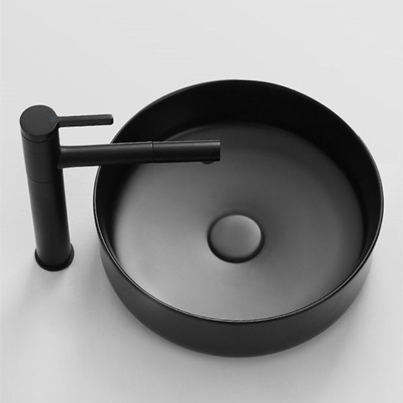 Bathroom Sink Oval Ceramic Basin Bathroom Sink with Drain Assembly Clearhalo 'Bathroom Remodel & Bathroom Fixtures' 'Bathroom Sinks & Faucet Components' 'Bathroom Sinks' 'bathroom_sink' 'Home Improvement' 'home_improvement' 'home_improvement_bathroom_sink' 1200x1200_7ee32038-a0f0-4577-a3f5-3ef45714889e