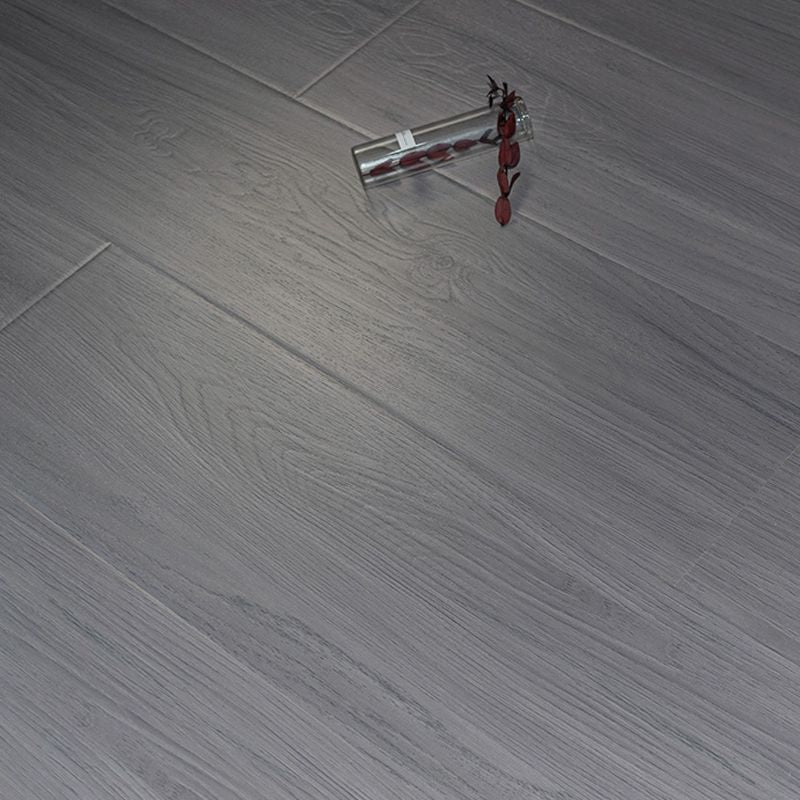 Modern Style Laminate Flooring Wooden Laminate Flooring with Waterproof Clearhalo 'Flooring 'Home Improvement' 'home_improvement' 'home_improvement_laminate_flooring' 'Laminate Flooring' 'laminate_flooring' Walls and Ceiling' 1200x1200_800e9d58-f8b8-494e-b4bb-dce8cb1d2501