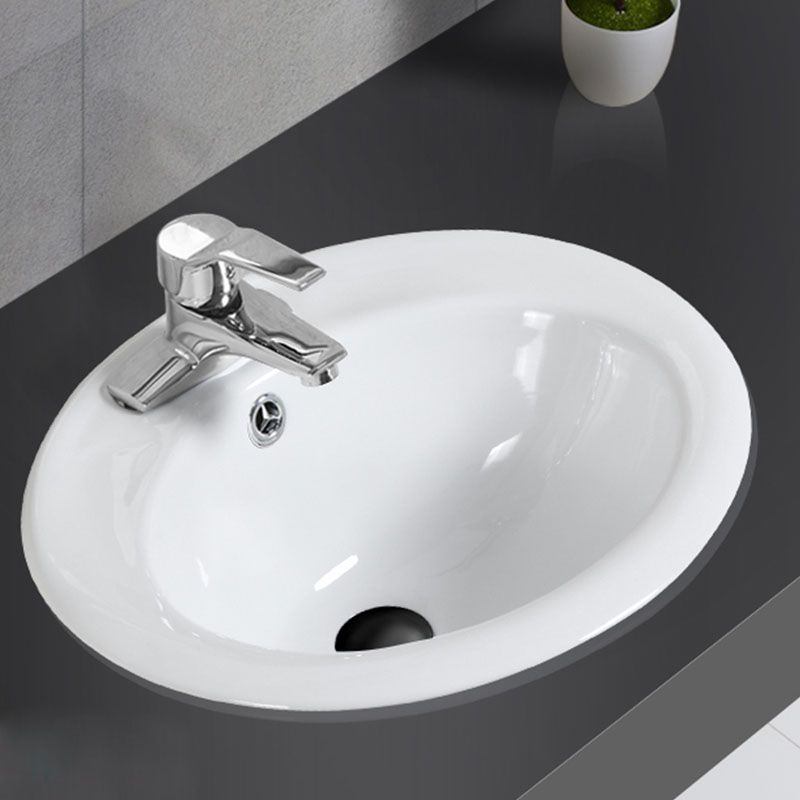 Classical Basin Sink Solid Color Porcelain Bathroom Sink in White Clearhalo 'Bathroom Remodel & Bathroom Fixtures' 'Bathroom Sinks & Faucet Components' 'Bathroom Sinks' 'bathroom_sink' 'Home Improvement' 'home_improvement' 'home_improvement_bathroom_sink' 1200x1200_8125f095-3c96-4268-832c-3c29a5b443ff