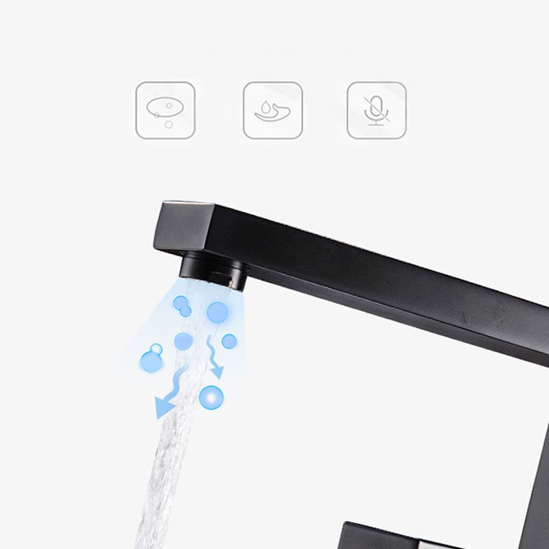 Traditional Roman Tub Faucet Set Copper Fixed Deck-Mount with Handles Clearhalo 'Bathroom Remodel & Bathroom Fixtures' 'Bathtub Faucets' 'bathtub_faucets' 'Home Improvement' 'home_improvement' 'home_improvement_bathtub_faucets' 1200x1200_82a39ac4-3362-4ee3-adb0-a5f9958f11c0