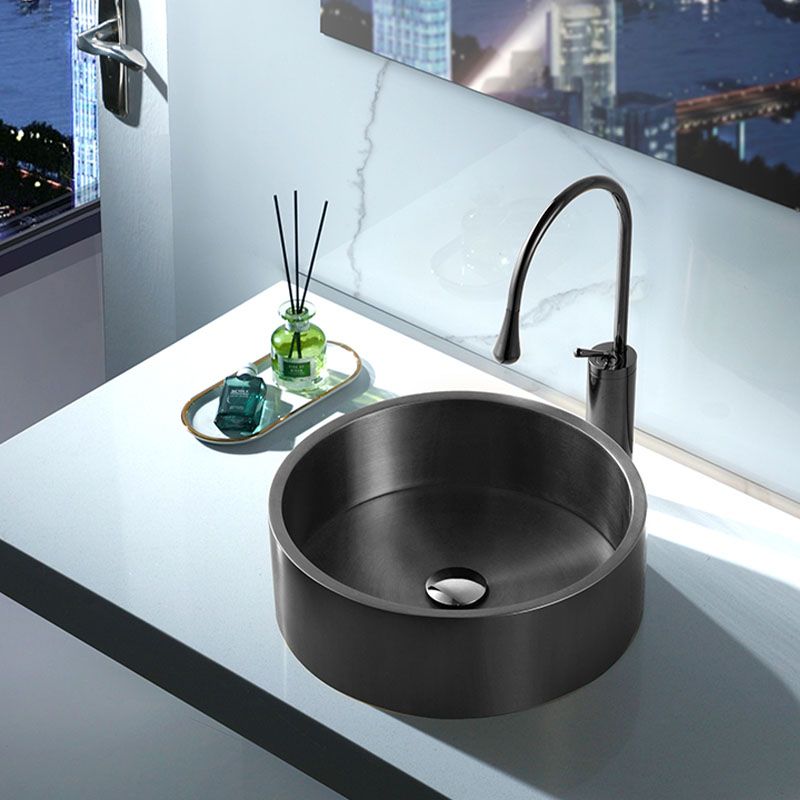 Contemporary Bathroom Sink Metal Round Vessel Bathroom Sink with Pop-Up Drain Clearhalo 'Bathroom Remodel & Bathroom Fixtures' 'Bathroom Sinks & Faucet Components' 'Bathroom Sinks' 'bathroom_sink' 'Home Improvement' 'home_improvement' 'home_improvement_bathroom_sink' 1200x1200_88633938-316e-4d34-b926-beace329c1db